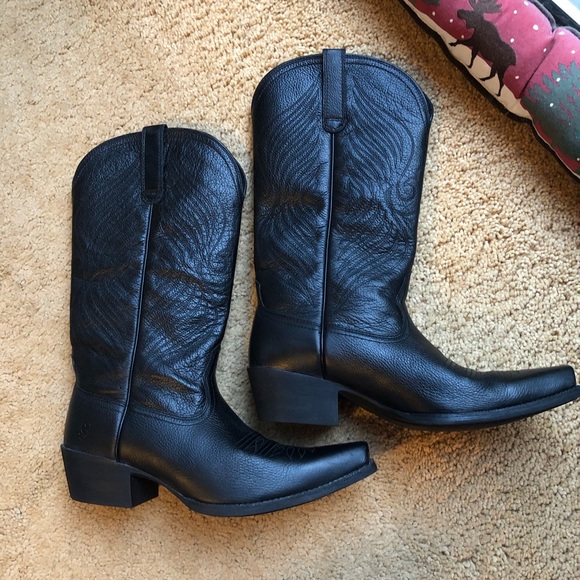 Ariat Shoes - Ariat Black Ladies Boots 8B